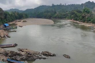 Debit Sungai Surut, Pasokan Sembako ke Hulu Mahakam Mulai Terancam