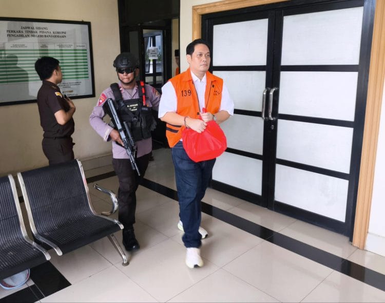 Mantan Kajari HSU Dituntut Penjara 5 Tahun 10 Bulan