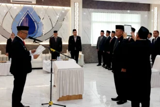 Bupati Tabalong Lantik Nanang Mulkani sebagai Komisaris PT AMTB Periode 2026-2030
