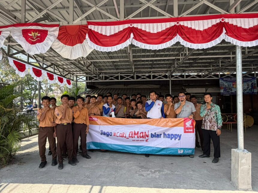 Siswa SMKS Syuhada Belajar Safety Riding Honda