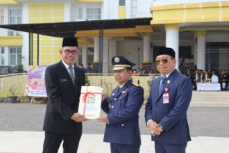 Kantor Pertanahan Tapin Serahkan Sertipikat Aset Daerah kepada Pemkab