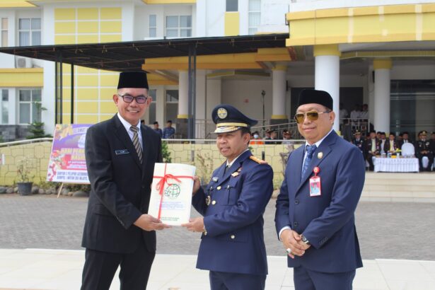 Kantor Pertanahan Tapin Serahkan Sertipikat Aset Daerah kepada Pemkab