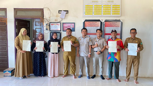 Kantor Pertanahan Tapin Serahkan Sertipikat PTSL kepada Warga Desa Pandahan