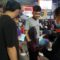 Tim Siaga Bagikan 2.500 Masker Saat Nobar Indonesia vs Singapura