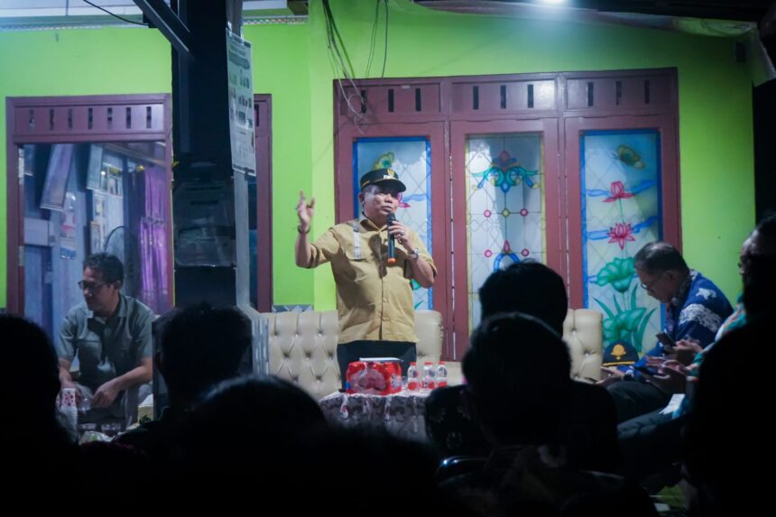 Bupati Kapuas Salurkan Bantuan Pangan bagi Warga Terdampak Karhutla, Siapkan Penguatan Infrastruktur Desa