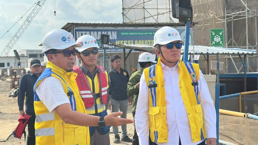 Gubernur Muhidin