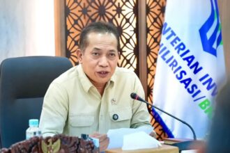 Wamenkop Ferry Juliantono Menteri Koperasi Ferry Juliantono mengungkap rencana koperasi menjadi unit layanan untuk menyalurkan gaji PNS dan pembayaran pensiun. (Dok Kemenkop)