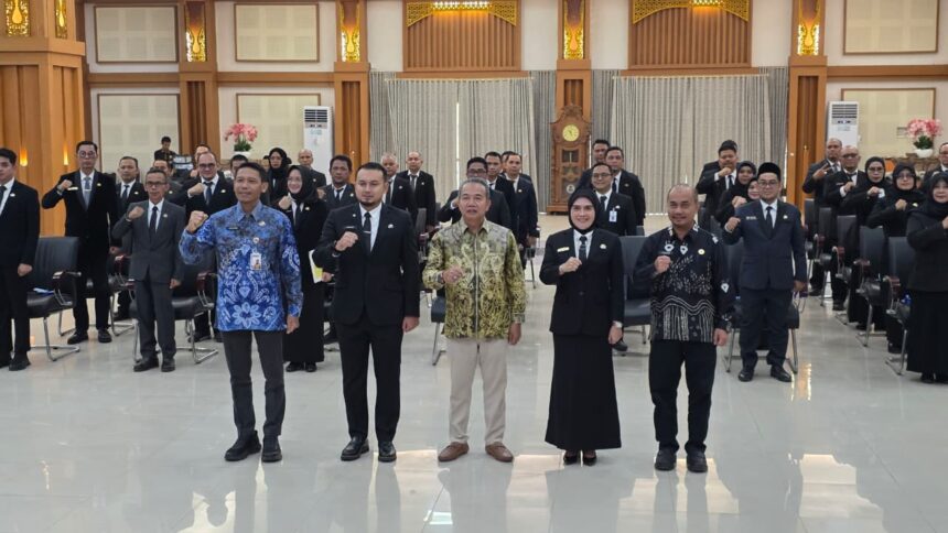 Gubernur Muhidin